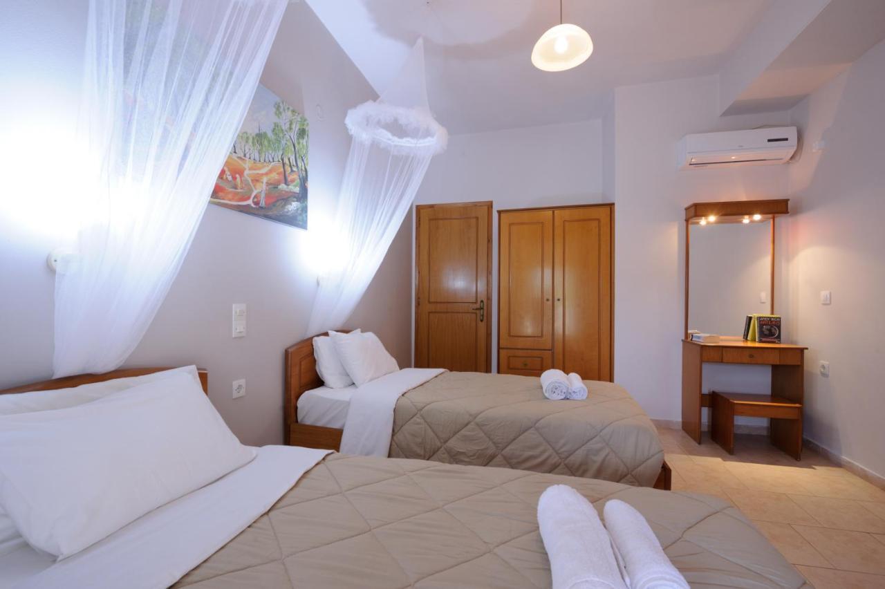 Elias & Vasili House Hotel Agios Georgios Pagon Luaran gambar