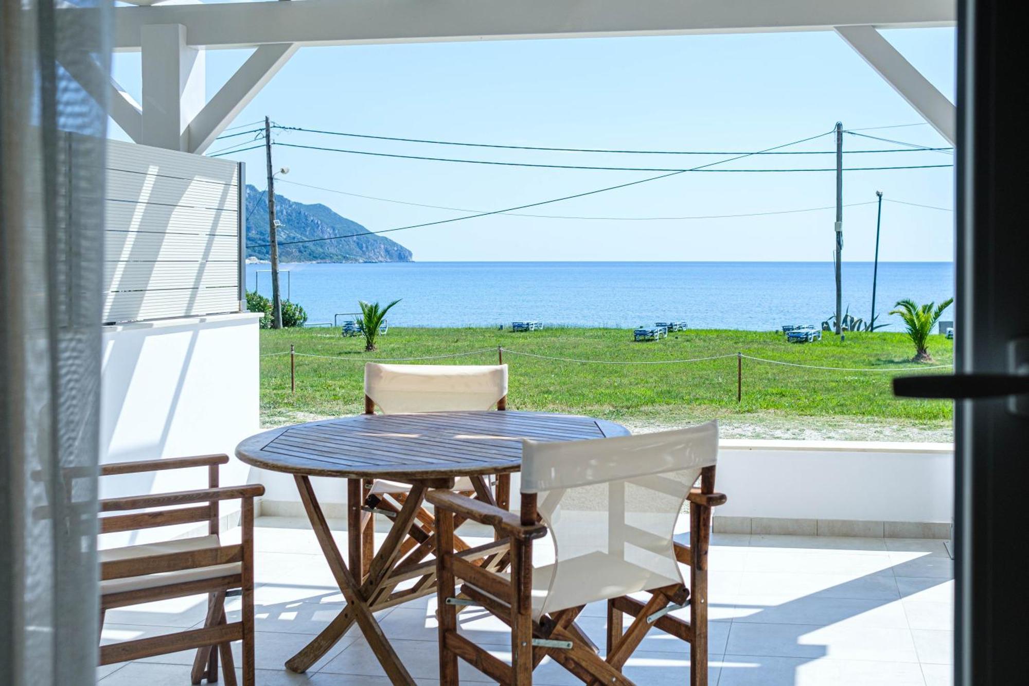 Elias & Vasili House Hotel Agios Georgios Pagon Luaran gambar