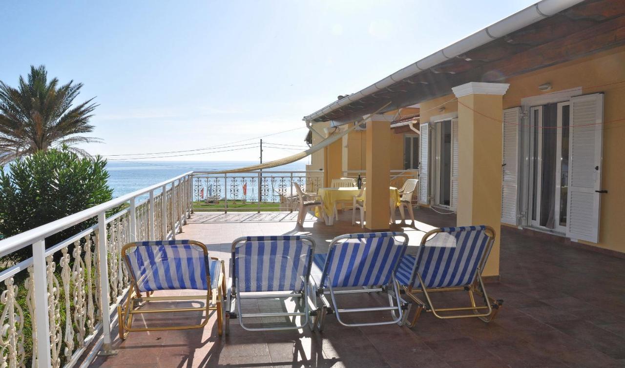 Elias & Vasili House Hotel Agios Georgios Pagon Luaran gambar